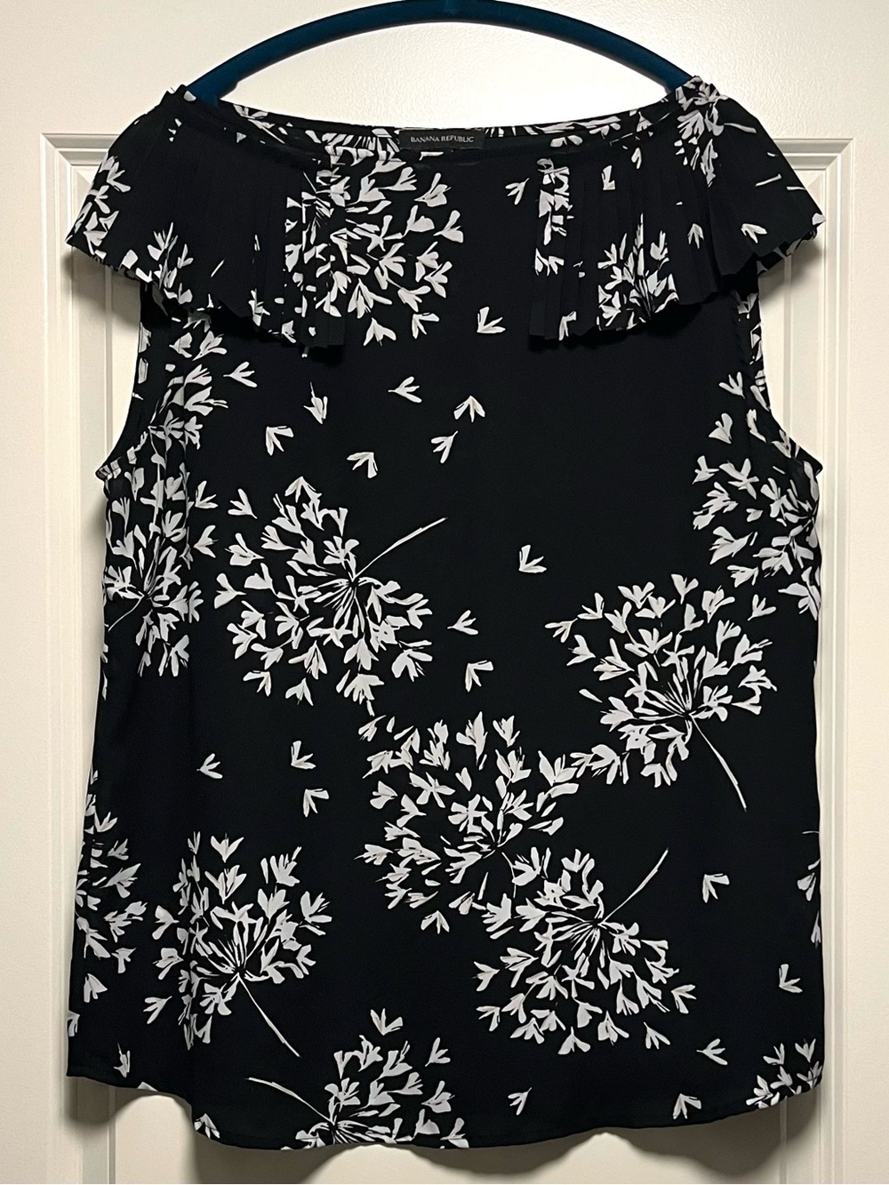Banana Republic Sleeveless Blouse Ruffle Overlay Black White Botanical Floral XL